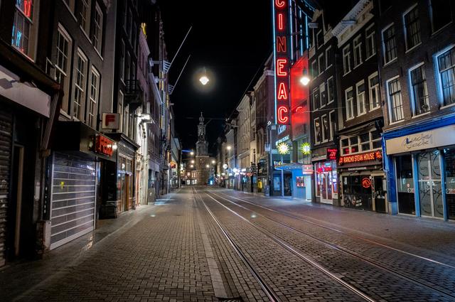 Sander de Vos/ Unsplash Амстердам ночью